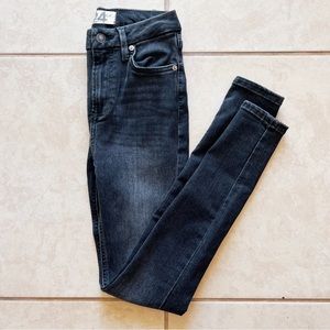 NWOT Free People Black High Rise Skinny Jeans - Size 24